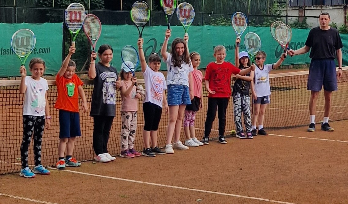 Тенис школа за деца-тенис клуб Дипломат